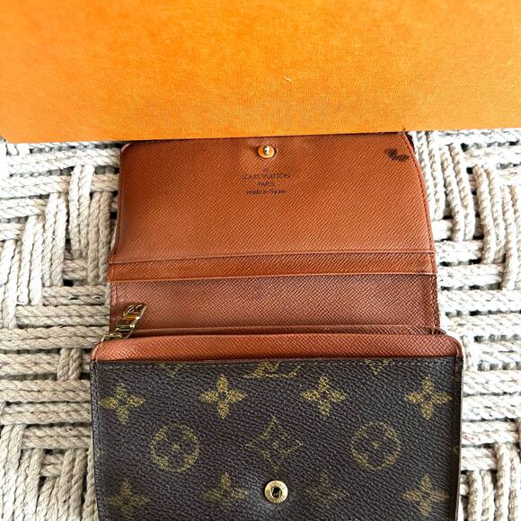 Louis Vuitton Porte Monnaie Tresor Monogram Wallet - Picture 6 of 10